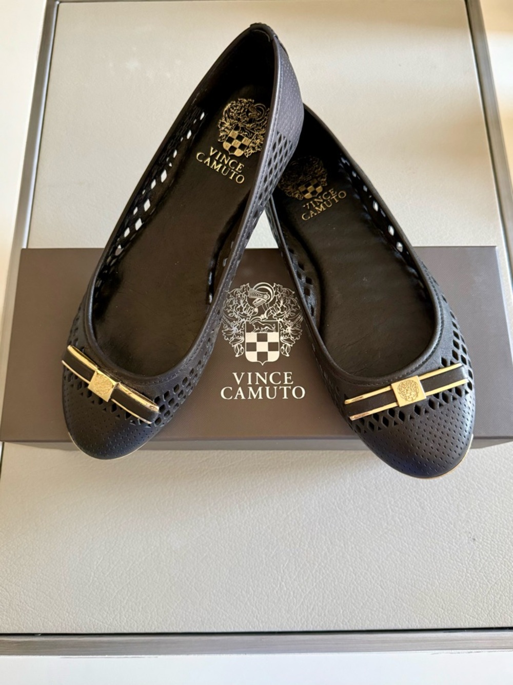 Vince Camuto Celindan Cutout Flats | Leather Ballerinas | Size 6